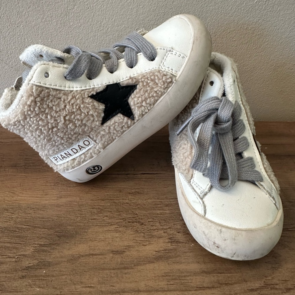 Kids High-Top Star with Sherpa Sneakers